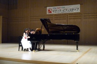 家族３人で　６手連弾　P1060100.JPGのサムネール画像